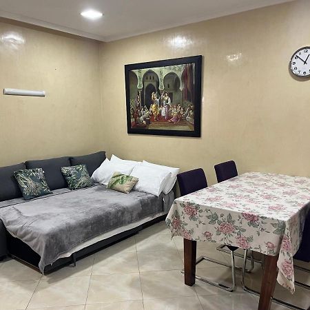 Appartement Elegant Et Climatise Au Centre Avec Terrasse - Proche Plage Et Attractions ! Tangier Bagian luar foto