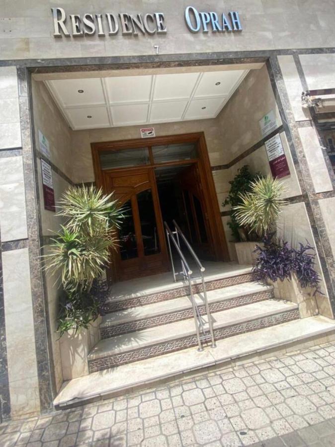 Appartement Elegant Et Climatise Au Centre Avec Terrasse - Proche Plage Et Attractions ! Tangier Bagian luar foto