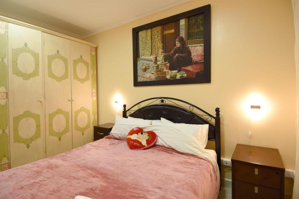 Appartement Elegant Et Climatise Au Centre Avec Terrasse - Proche Plage Et Attractions ! Tangier Bagian luar foto